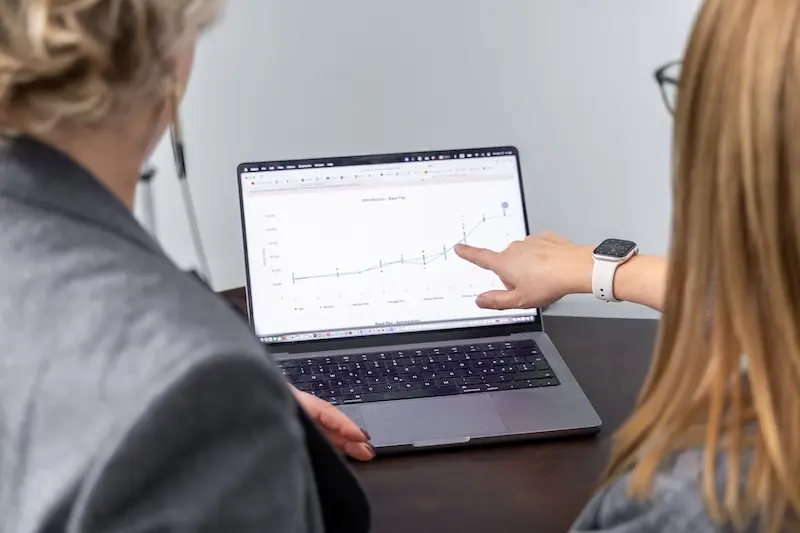 une image d'un graphique d'échelle des salaires et job grading, service effectué par sharpmania cabinet en stratégie RH et transformation organisationnelle à genève et dans toute la suisse romande