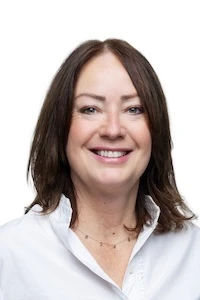 photo de valerie ayer, spécialiste RH, consultante auprès des entreprises au sein du cabinet RH sharpmania, cabinet de transformation organisationnelle et accompagnement de votre organisation et ressources humaines a geneve et dans toute la suisse romande